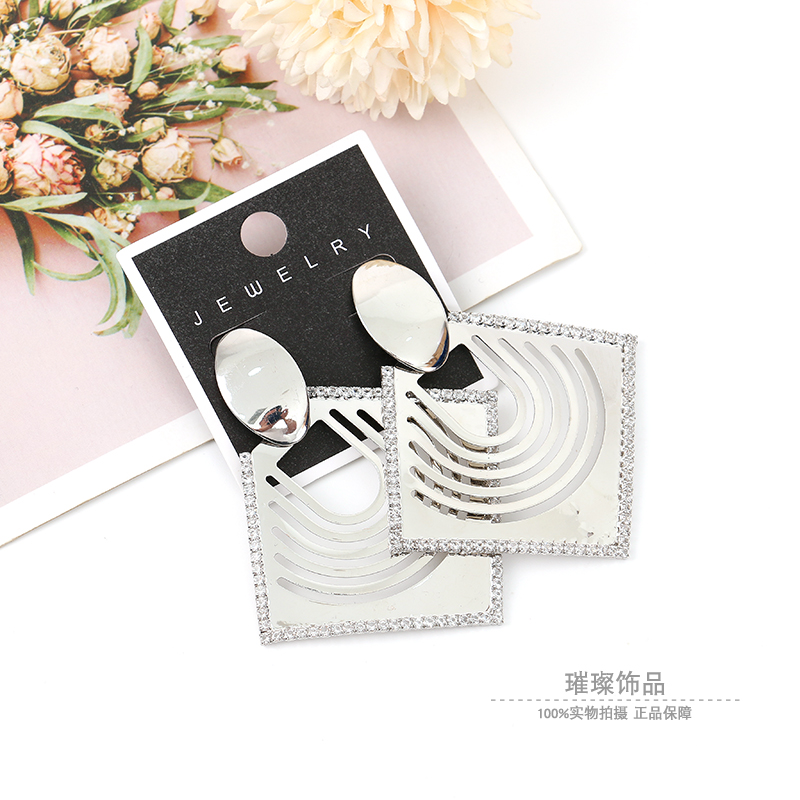 高级感锆石耳钉法式优雅复古方形夸张耳环女小众ins网红镂空耳饰