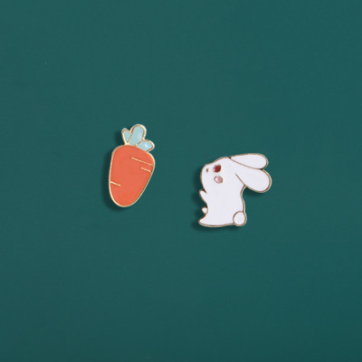 Cute Japanese Style Bunny Brooch Summer Female Ins Fashionable Bag Accessories Golden M Badge Cartoon Carrot Pin
