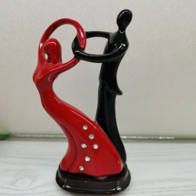 Resin Decorations Couple Red and Black