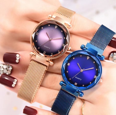 Simple Fashion Trend Watch TikTok Same Style Magnet Watch 2022 New Men and Women Student Quartz Watch Spot Batch