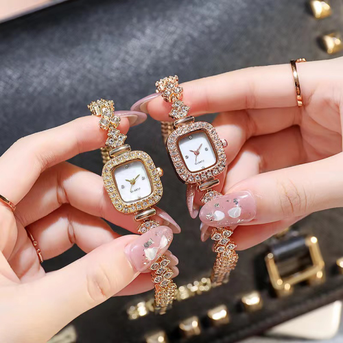 Southeast Asia New Small Square Watch Women‘s Watch Diamond Small Spiral Watch Crown Stone British Watch Casual Simple Temperament Watch