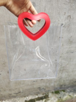Factory Direct Supply Transparent PVC Net Red Same Heart-Shaped Portable Shopping Bag Birthday Gift Bag Wedding Tie Bag Log