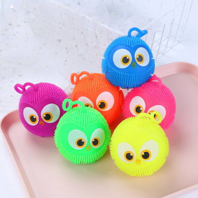 Yiwu Wholesale of Small Articles Stall Factory Supply Big Eye Chicken TPR Luminous Ball