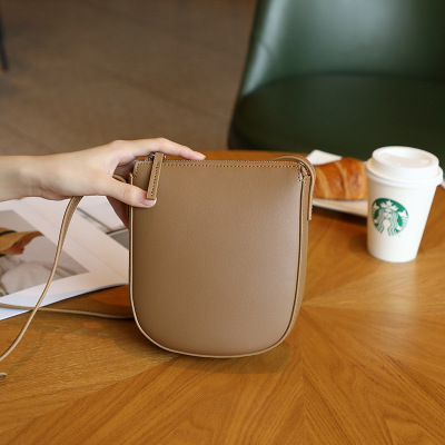 Leather Phone Bag Women's 2022 New Crossbody Bag Women's Fashion All-Match Mini Shoulder Bag Small Change Purse Women's Fashion