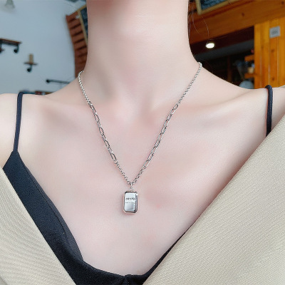 S925 Sterling Silver Box Letter Square Plate Necklace Ins Niche Design French Entry Lux Style Clavicle Chain Female