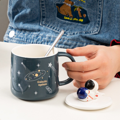 Personality Trend Ceramic Water Cup Creative Starry Sky Astronaut Mug with Cover Spoon Student Milk Coffee Cup Gift