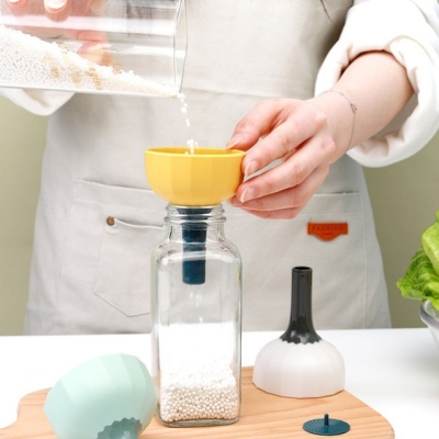 Multi-Purpose Oil Dispenser Creative Fast Diversion Filter Liquid Separation Kitchen Household Silicone Oil Funnel Multi-Functional Wine Funnel