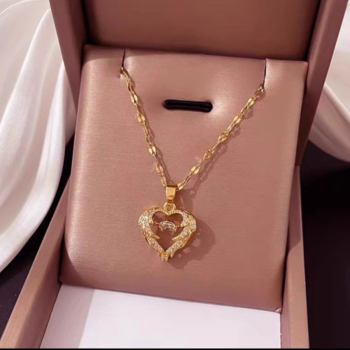 2022 New Titanium Steel Ocean Heart Necklace Female Summer Light Luxury Niche Color Gold High Sense Clavicle Chain Online Celebrity Female