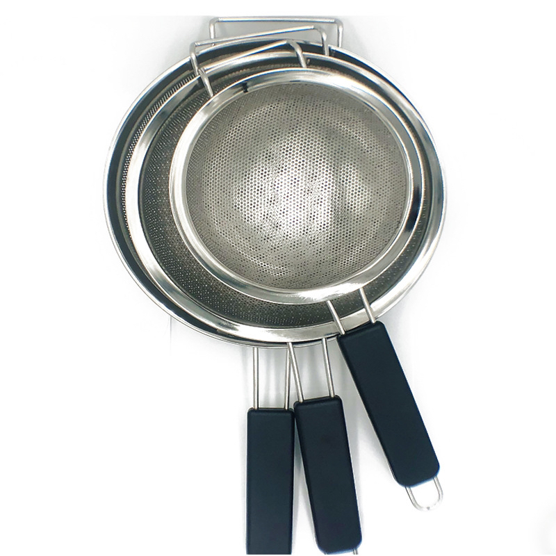 厂家直销不锈钢黑柄冲孔弯耳宽边油格 网漏勺 过滤油捞 加厚 批发