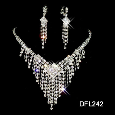 SOURCE Factory Wholesale Foreign Trade Bridal Ornament Rhinestone Necklace Gentle and Elegant Set Chain Wedding Dress Accessories