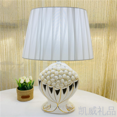Home White Pottery Craft Modern Plug-in Ceramic Table Lamp