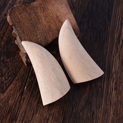 Manufacturers Supply Horn-Shaped Small Fortune Telling Wooden Holy Cup Boxwood Hexagram Wooden Craftwork Home Decoration Wholesale