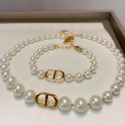 D Home 2021 Fashion CD Letter Pearl Necklace Female Online Influencer Necklace Clavicle Chain Shell Pearls Bracelet Set