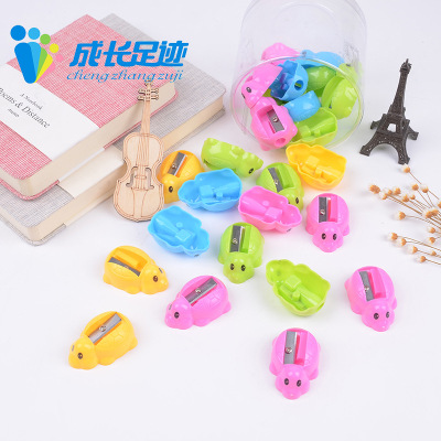 Yaling Stationery Pencil Sharpener Red Yellow Blue Green Children's Single Hole Pencil Shapper Small Manual Plastic Pencil Sharpener