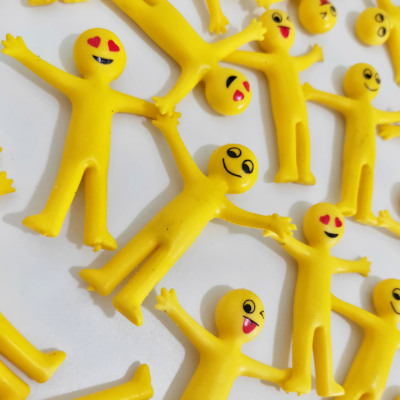 New Exotic TPR Soft Rubber Expression Yellow Little Man Can Pull Little Man Doll Toy Pack Capsule Toy Small Toys