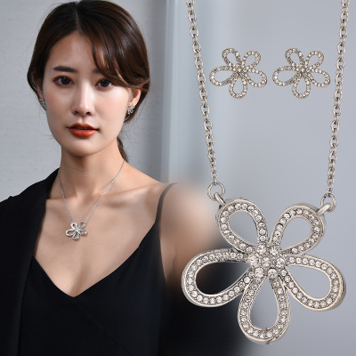 Internet Celebrity Minimalist Refined Rhinestone Flower Necklace Ear Stud Female Fashion Ins Cold Wind Special-Interest Design Clavicle Chain Wholesale