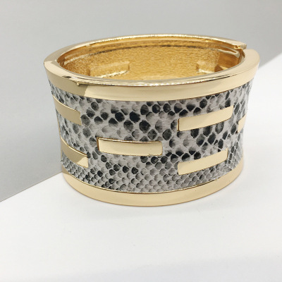 European and American Foreign Trade Snakeskin Bracelet Wholesale Fashion, Personalized and Exaggerated Amazon Hot Selling Zinc Alloy Bracelet Jewelry