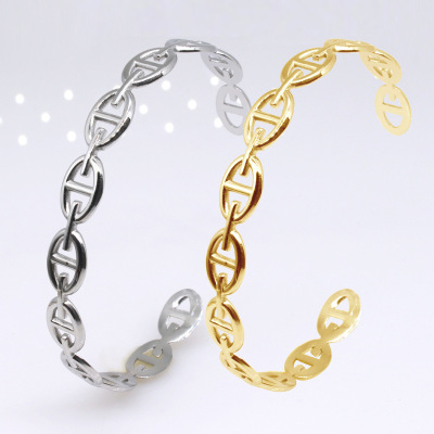 New Korean Style Couple Bracelet Hydraulic Stainless Steel Bracelet Wholesale C- Shaped Titanium Steel Bracelet Vintage Hollow Jewelry