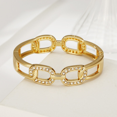 Diamond Bracelet Female Wholesale Europe and America Cross Border Export Affordable Luxury Style Hollow Connecting Shackle Best-Seller on Douyin Gold Jewelry