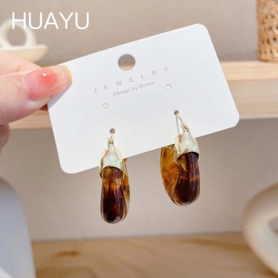 Simple Elegant Retro Transparent Ear Clip Ins Earrings Elegant Resin U-Shaped Korean Dongdaemun Fashion Ear Jewelry Women