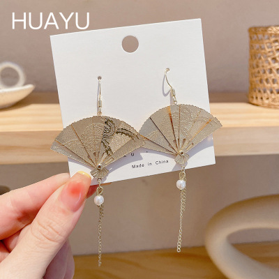 Chinese Style Earrings Carved Vintage Fan Swing Hanfu Earrings Personalized Antiquity Tassel Ear Hook Earrings for Women