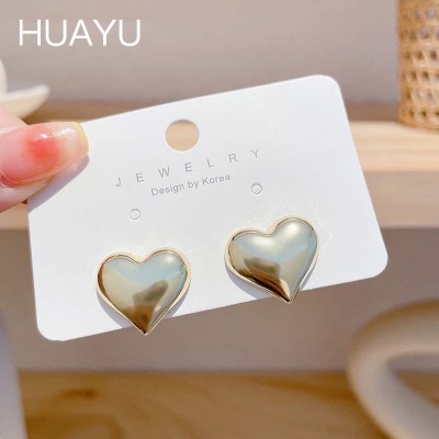 Metal Three-Dimensional Love Heart Earrings 2022 New Trendy Simple Graceful Niche Earrings Women's Personalized High-Grade Earrings