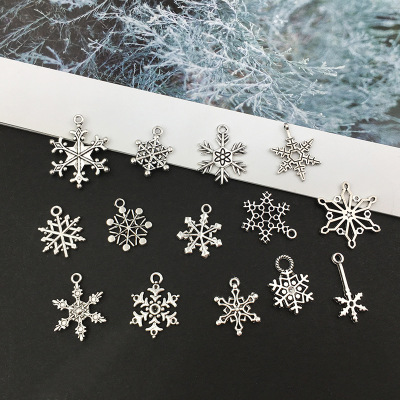 1 Christmas Snowflake Bracelet Pendant Tibetan Silver DIY Alloy Decoration Accessories Beaded Bracelet Pendant Hexagonal Snowflake