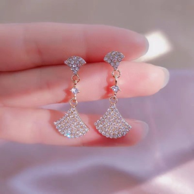 Fan-Shaped Small Delicate Earrings Sterling Silver Needle Korean Simple Niche High Sense All-Match Temperament Earrings