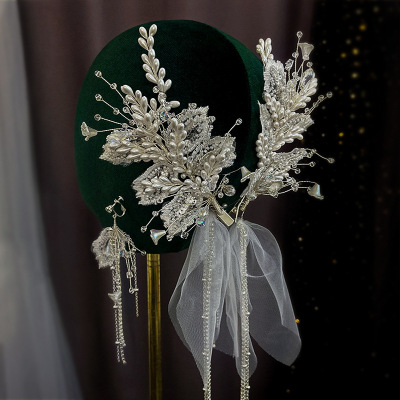 Bridal Hand-Stitched Crystal Sequined White Yarn Headdress Lace Flower Tassel Hairpin Wedding Trip Shoot Wedding Dress