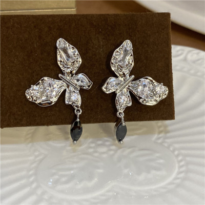 Design High-Grade Zircon Silver Metal Butterfly Studs Exquisite Cold Style Sweet Cool Earrings Trendy 2022