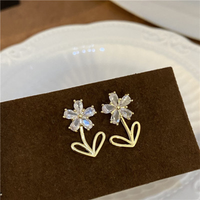 Crystal Flowers Stud Earrings Women's Small Simple Cold Style High Sense Internet Influencer Earrings Niche Design