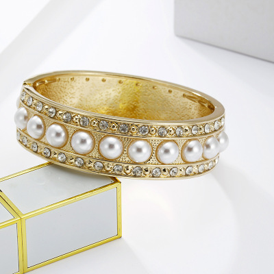 Pearl Bracelet Golden Circle Inlaid Brick European and American Fashion Cool Exaggerated Style Original Design Factory Direct Sales Hand Jewelry
