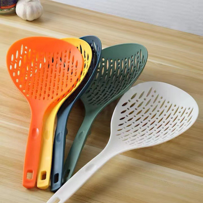 Wholesale authentic high-profile figure colander food grade PP material spoon high temperature resistant multifunctional