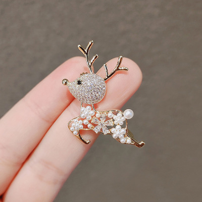 Real Gold Electroplated Deer Brooch Female Ins Trendy Cute Personality Coat Sweater Pin Sweet Elegance Accessories Clothing
