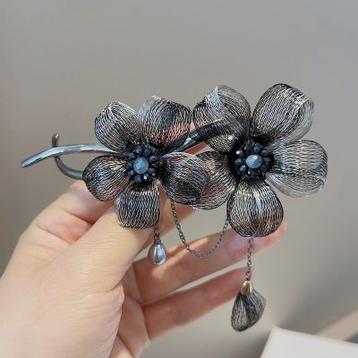 Youjia Elegant Graceful Hand-Woven Contrast Color Flower Style Updo Horizontal Clip Twist Clip Eight-Shaped Clip Barrettes Hairware