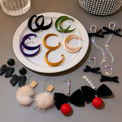 Korean Retro Black Series Autumn and Winter Long Fur Ball Earrings Ins Internet Celebrity Bow Eardrops 925 Silver Needle Ear Jewelry