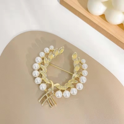 Vintage Pearl Ears of Wheat Brooch Women's High-Grade Silk Scarves Buckle Anti-Exposure All-Match Stylish Pin Corsage Clothing Accessories