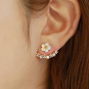 Korean Style Daisy Back-Mounted Ear Studs Ear Pins Hot Selling Exaggerated Earrings Anti Allergy Jewelry Earrings B007