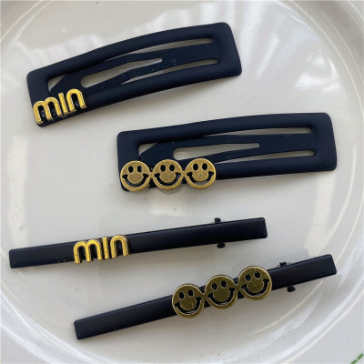 Autumn and Winter New Frosted Letters Smiley Face Clip Internet Celebrity Minimalist Black BB Clip Forehead Fringe Hairpin Hair Accessories for Women