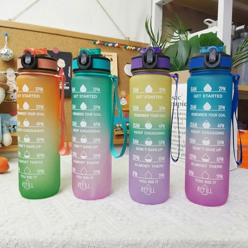 C67-磨砂炫彩水杯1L大容量运动水杯太空杯刻度提绳吸管弹跳杯子