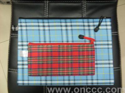 Square pattern zipper bag