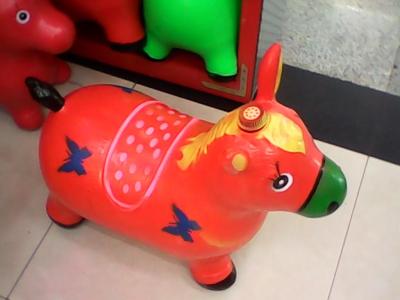 Made music inflatable animals