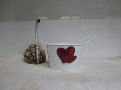 Ou, wrought iron love flower pot 