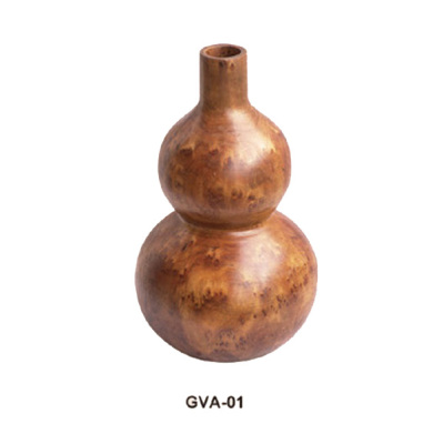 Gourd bottles carved with roots have marketers shapes