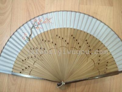 The hand-painted plum flower female fan of silk female fan, the other flower color skeleton also has