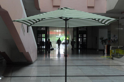 Tie yao umbrella, hand umbrella, pillar umbrella, pull umbrella, western restaurant umbrella