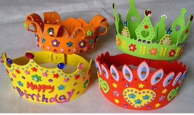 EVA new crown hat 4 kinds of hand-made adhesive painting stereotactic painting children puzzle play.