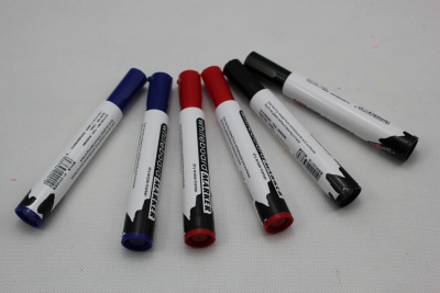 Manufacturers provide Whiteboard pen is easy to write and easy to clean, high quality writing BY-2001