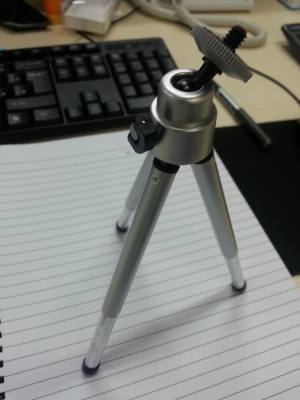 The js-7137 double section is equipped with tripod.