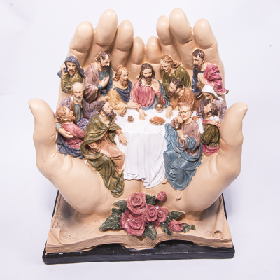 Engu craft resin Catholic figures like religious artifacts